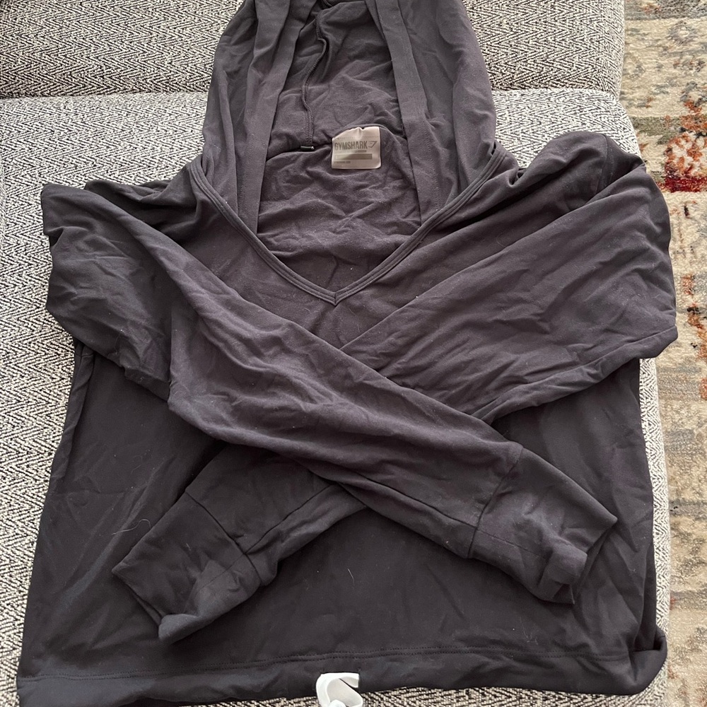 Small black Gymshark cropped hoodie